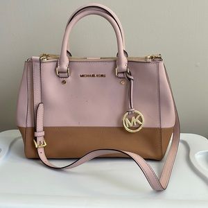 Michael Kors pink/tan bag. 💖You’ll love it!💖